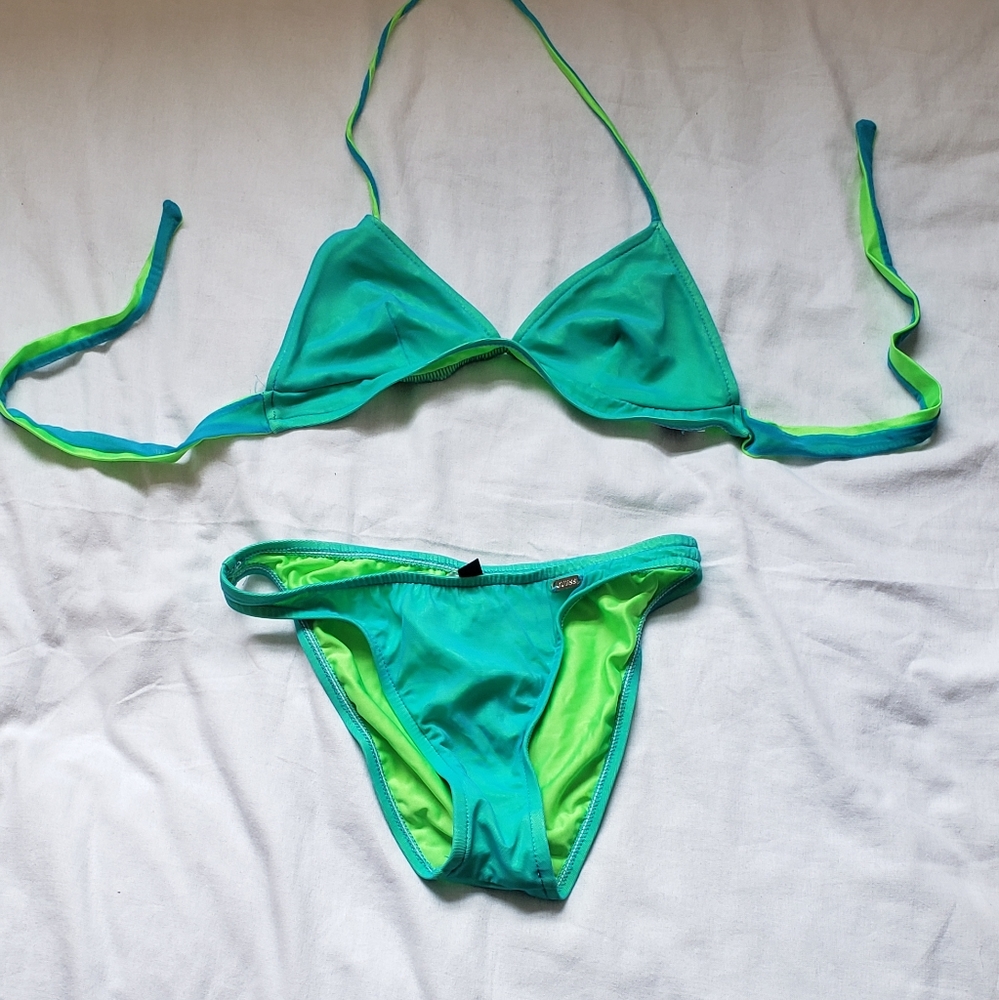 GUESS women bathing suit.